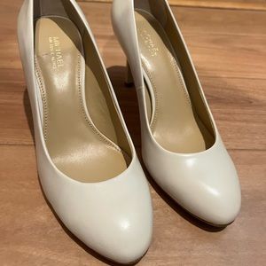 Michael Kors White Leather Heels Size 5.5.
